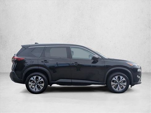 Used 2023 Nissan Rogue SV image 4