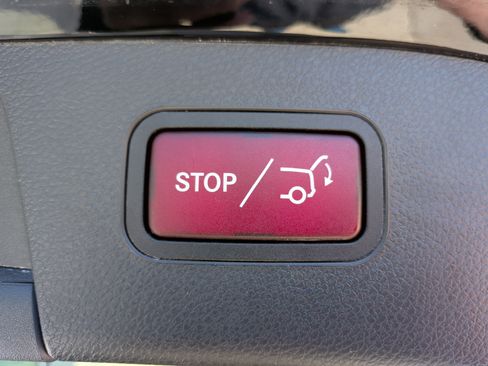 Used 2018 Mercedes-Benz GLA 250 4MATIC image 40