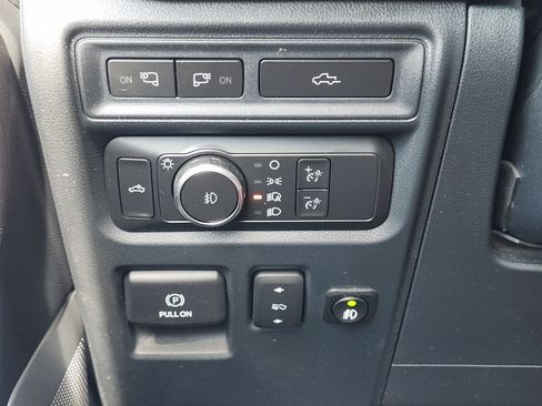 Used 2021 Ford F150 Lariat w/ Equipment Group 502A High AWD/4WD image 23