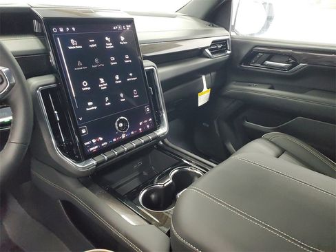 New 2026 GMC Yukon Elevation w/ LPO, Floor Liner Package image 18