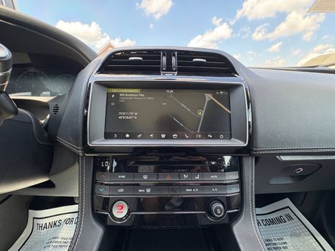 Used 2017 Jaguar F-PACE R-Sport AWD/4WD image 17