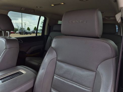 Used 2017 GMC Yukon XL Denali RWD image 28