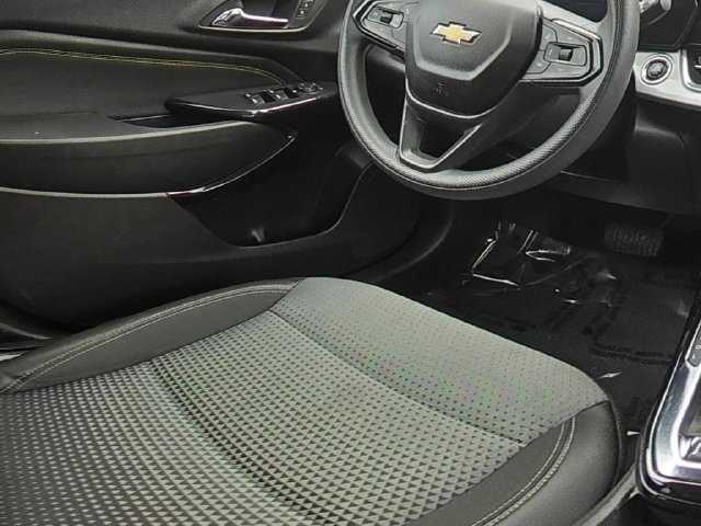 Used 2025 Chevrolet Trax LT FWD image 24