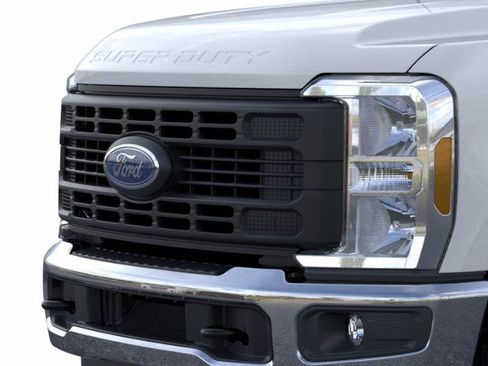 New 2026 Ford F250 XL w/ XL Chrome Package AWD/4WD image 40