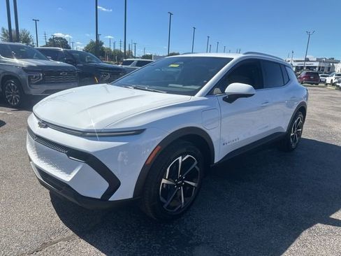 New 2026 Chevrolet Equinox EV LT image 7