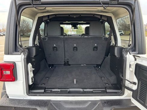 Used 2024 Jeep Wrangler Unlimited Rubicon image 10