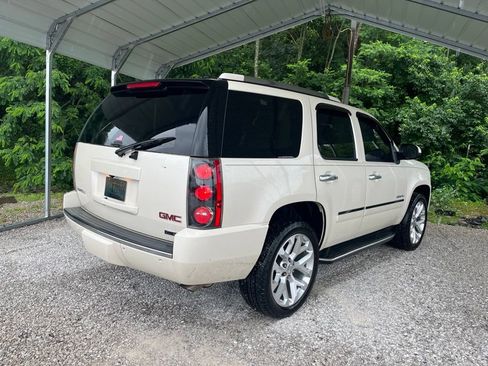 Used 2013 GMC Yukon Denali AWD/4WD image 3