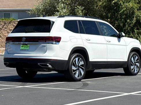 Used 2024 Volkswagen Atlas SE AWD/4WD image 11