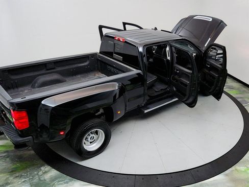 Used 2018 GMC Sierra 3500 Denali w/ Duramax Plus Package image 38