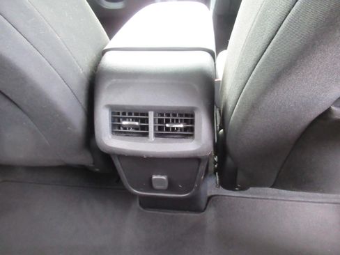 Used 2018 Chevrolet Equinox LT FWD image 29