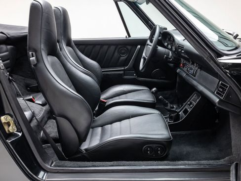 Used 1989 Porsche 911 Carrera RWD image 17