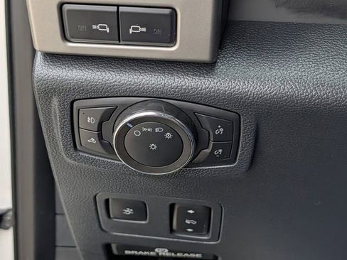 Used 2022 Ford F250 Lariat w/ Tremor Off-Road Package image 21