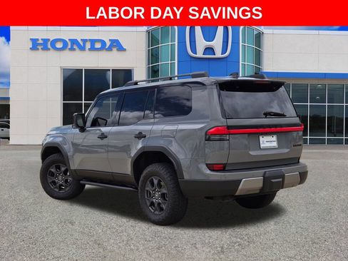 Used 2024 Lexus GX 550 AWD/4WD image 5