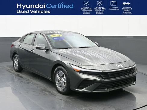 Certified 2024 Hyundai Elantra SE image 1