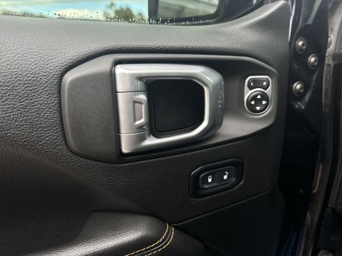 Used 2021 Jeep Wrangler Unlimited Sahara image 23