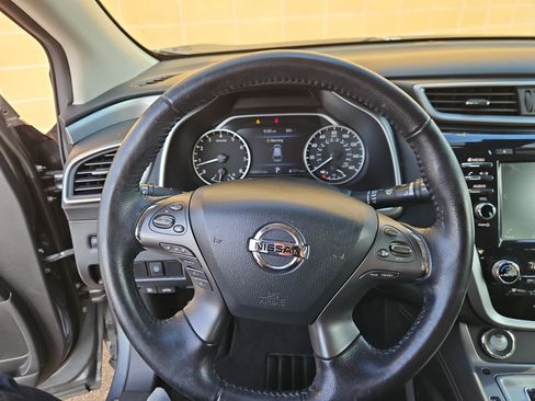Used 2020 Nissan Murano SV w/ Premium Package AWD/4WD image 10