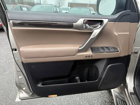 Used 2023 Lexus GX 460 Premium w/ Premium Plus Package image 10