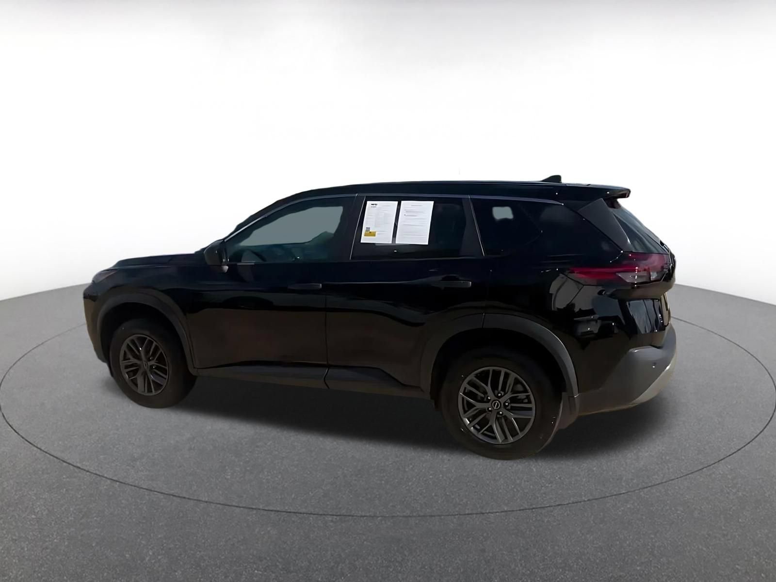 Used 2023 Nissan Rogue S FWD image 10