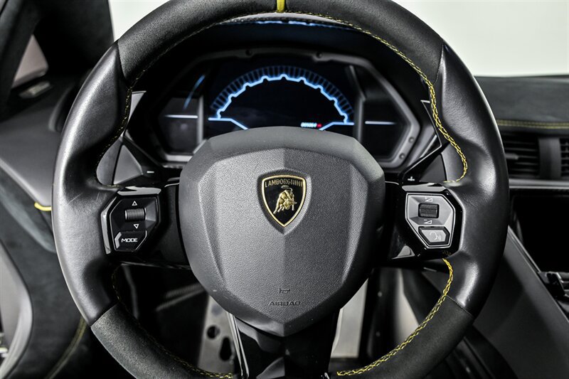 Used 2017 Lamborghini Aventador LP 750-4 Superveloce AWD/4WD image 33