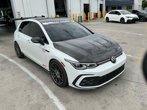 Used 2024 Volkswagen GTI SE FWD image 9
