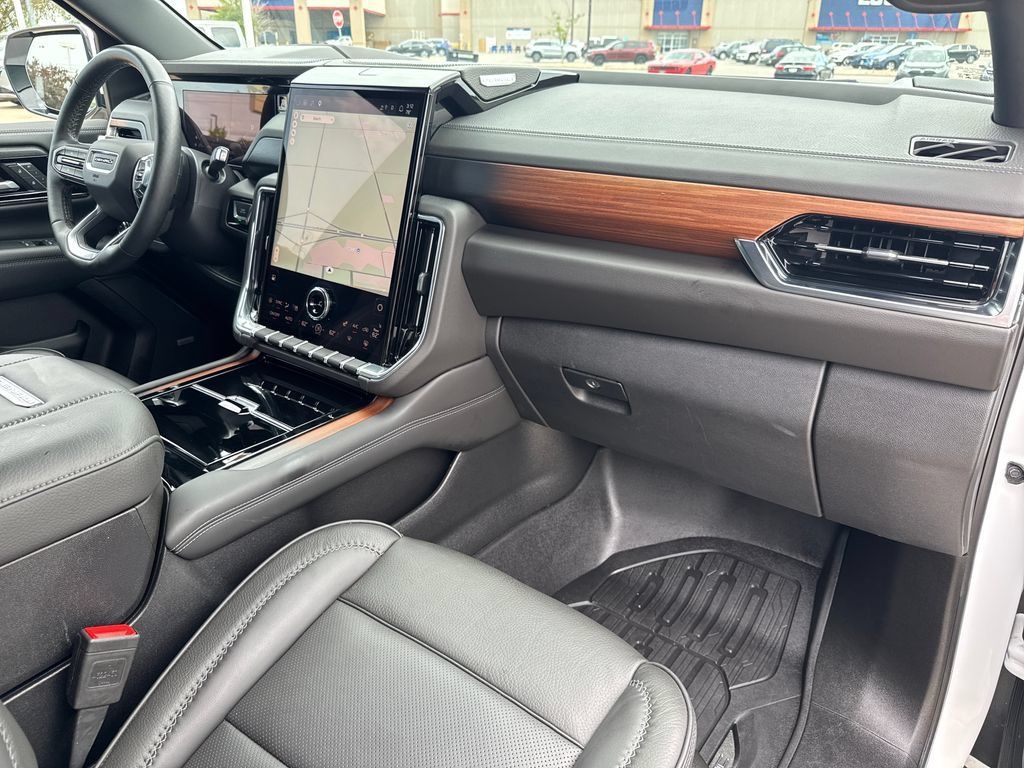 Used 2025 GMC Yukon XL Denali w/ Sun & Power Step Package AWD/4WD image 43