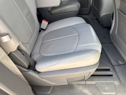 Used 2013 GMC Acadia SLT AWD/4WD image 37