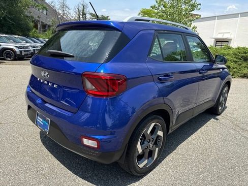 Used 2024 Hyundai Venue SEL FWD image 18