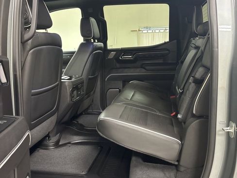 Used 2024 GMC Sierra 1500 AT4X image 24