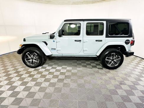 Used 2024 Jeep Wrangler Sport S image 6