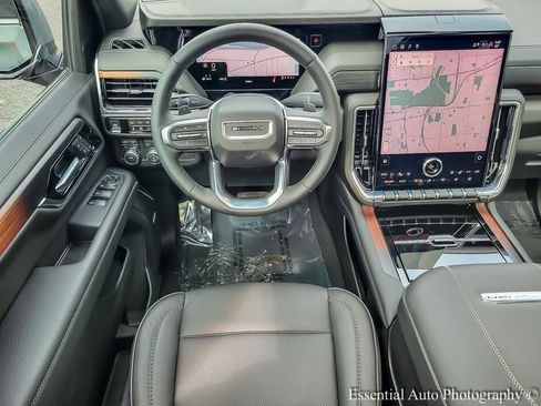 Used 2026 GMC Yukon Denali w/ Sun & Power Step Package image 14