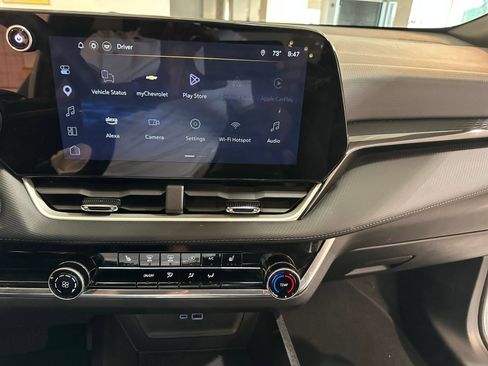 Used 2025 Chevrolet Equinox LT FWD image 17