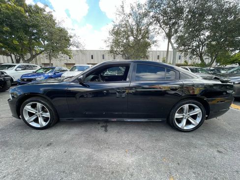 Used 2013 Dodge Charger SE RWD image 8