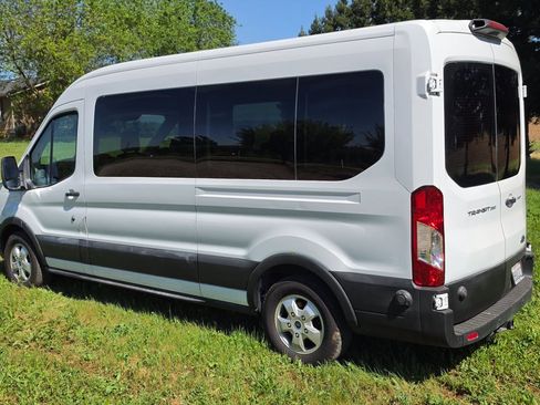 Used 2019 Ford Transit 350 XLT RWD image 4
