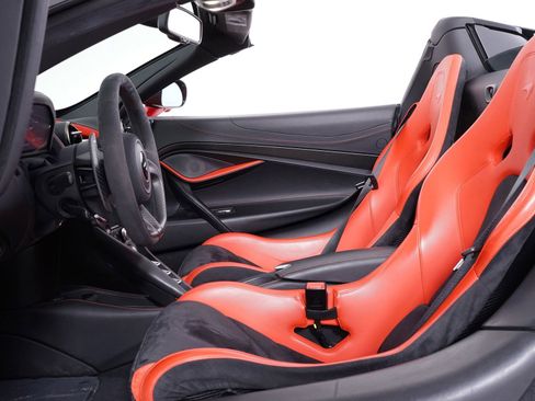 Used 2020 McLaren 720S Spider RWD image 4