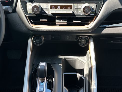 Used 2025 Toyota Grand Highlander AWD Hybrid image 37