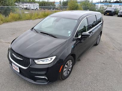 Used 2024 Chrysler Pacifica Limited