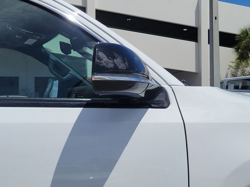 Used 2024 Jeep Wagoneer Series III image 7