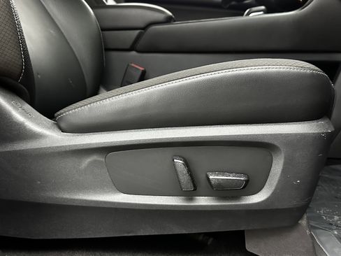 Used 2022 Nissan Pathfinder SL image 39