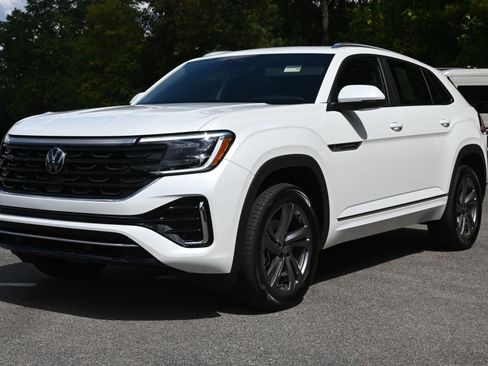 Used 2024 Volkswagen Atlas Cross Sport SEL R-Line image 5