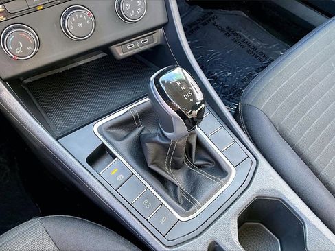 Certified 2024 Volkswagen Jetta S image 28