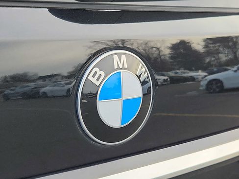 Certified 2023 BMW X7 xDrive40i w/ Executive Package image 29