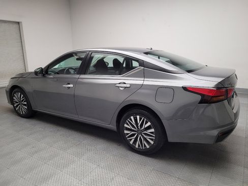 Used 2023 Nissan Altima 2.5 SV image 3