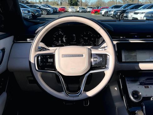 Used 2022 Land Rover Range Rover Velar R-Dynamic HSE image 8