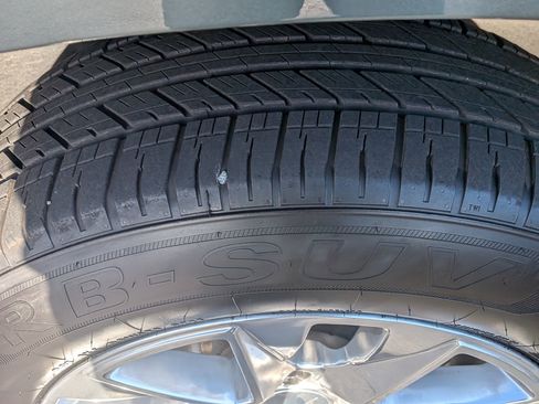 Used 2024 Chevrolet Suburban Premier image 13