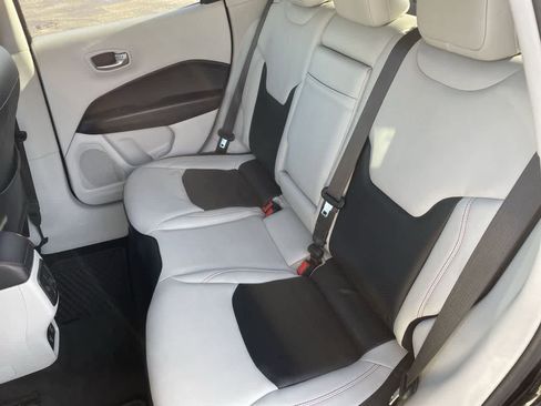 Used 2018 Jeep Compass Limited w/ Navigation Group image 18