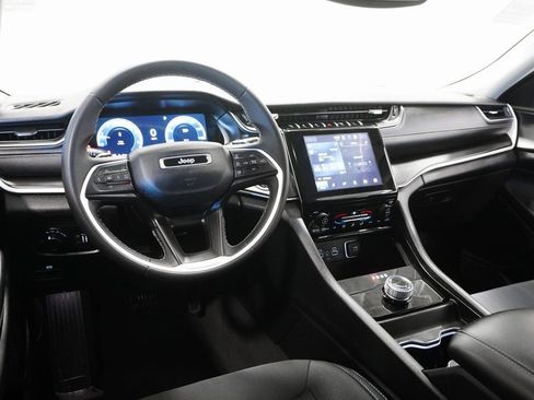 Certified 2024 Jeep Grand Cherokee Laredo image 17