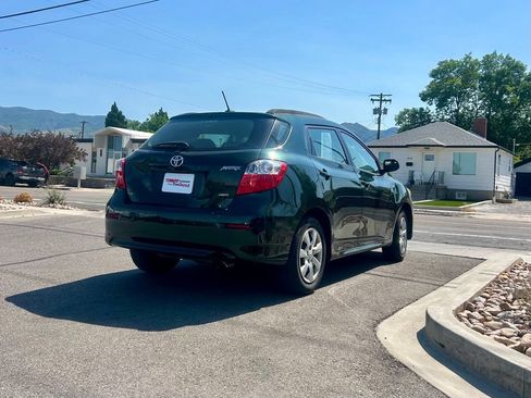 Used 2011 Toyota Matrix S AWD/4WD image 5
