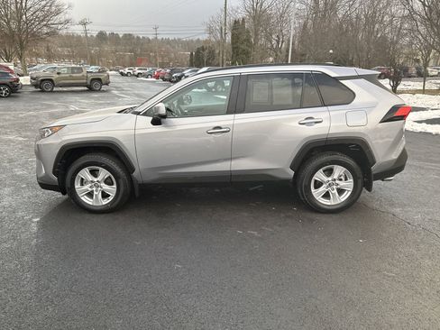Used 2021 Toyota RAV4 XLE image 12