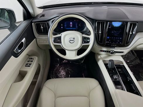 Used 2023 Volvo XC60 T8 Plus image 23