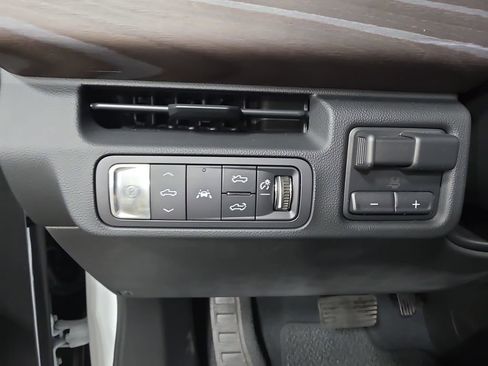 New 2025 GMC Sierra EV Denali image 24